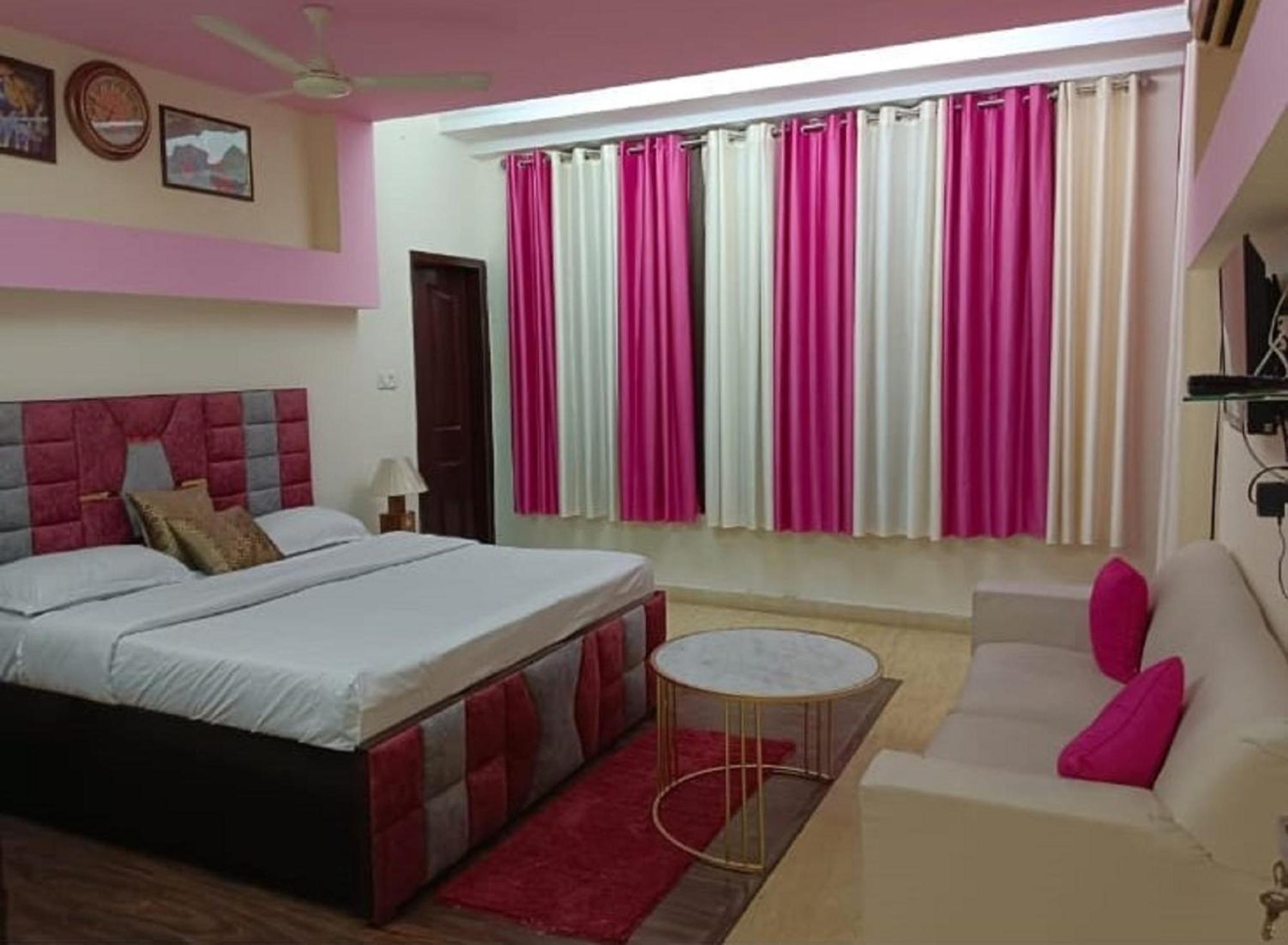 Star Inn Delhi  Eksteriør billede