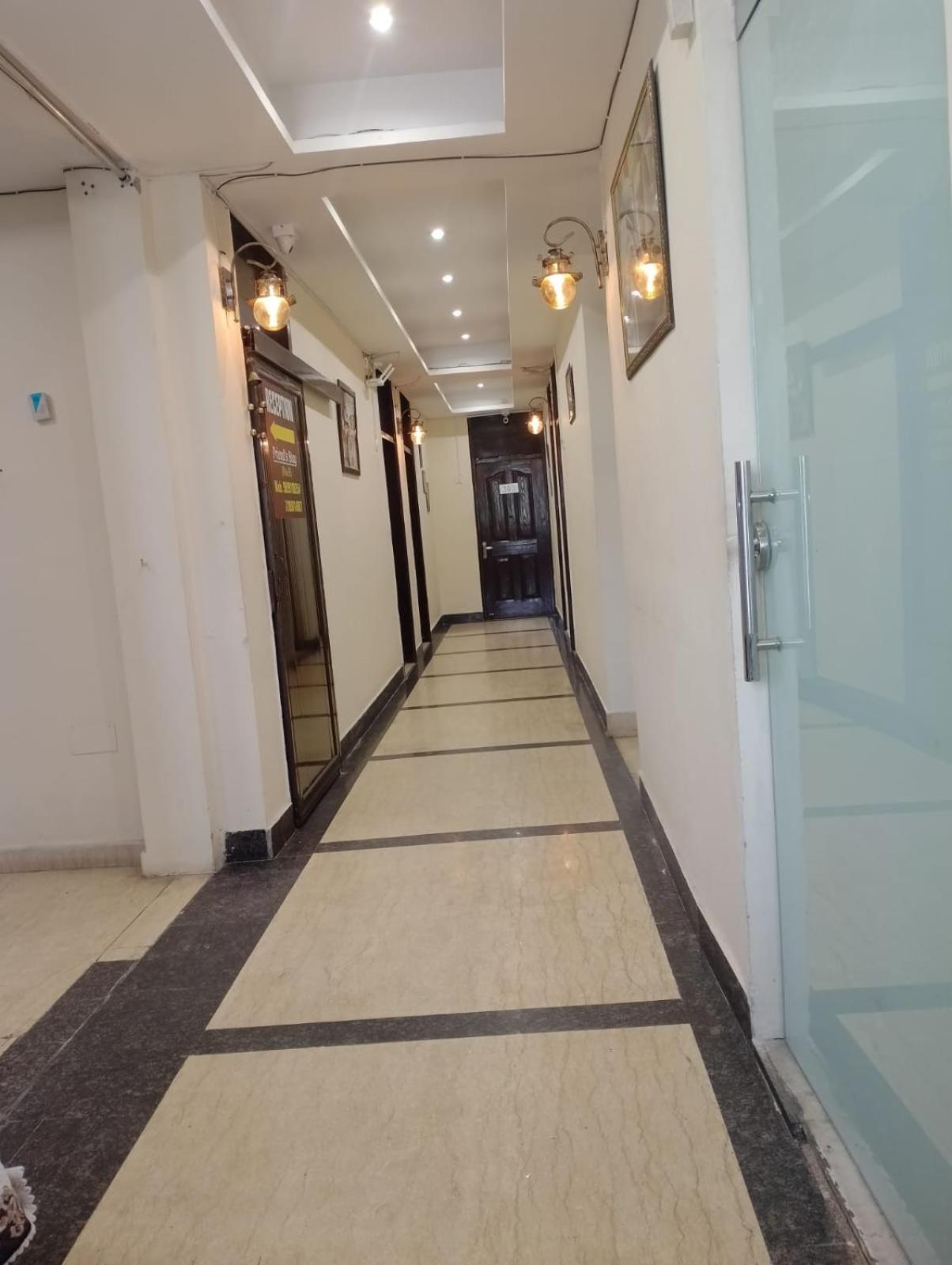 Star Inn Delhi  Eksteriør billede